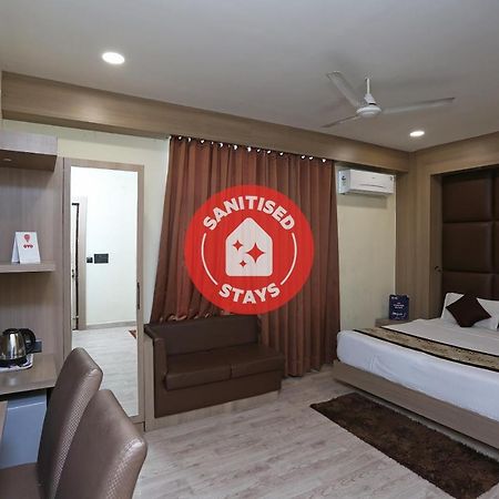 Capital O 5663 Gs Inn Chinhat Exterior photo