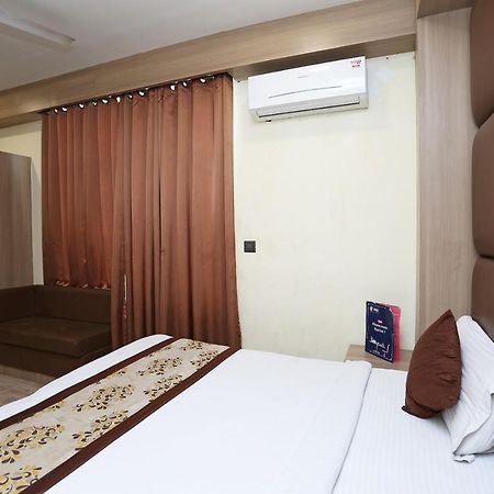 Capital O 5663 Gs Inn Chinhat Exterior photo