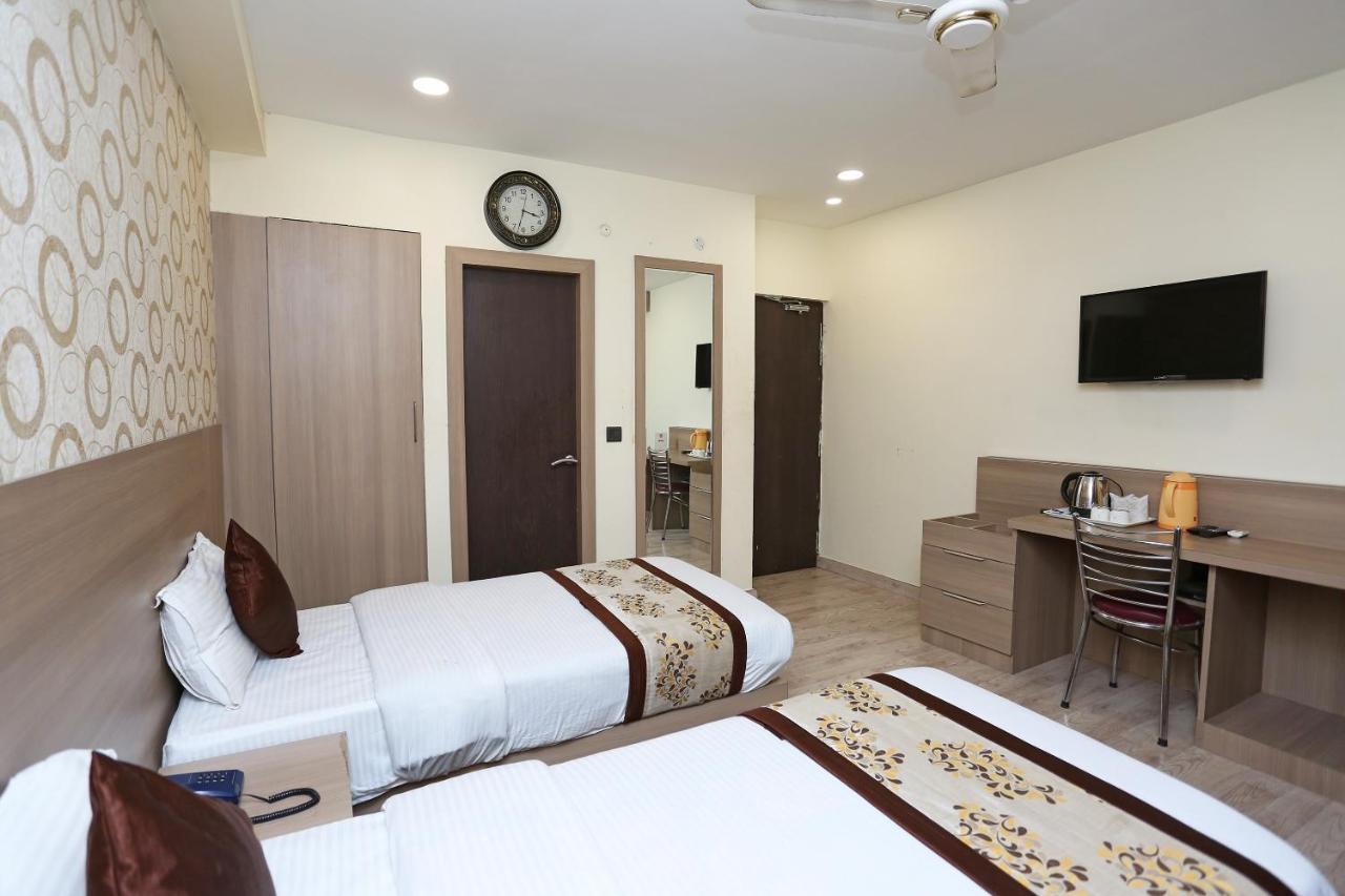 Capital O 5663 Gs Inn Chinhat Exterior photo