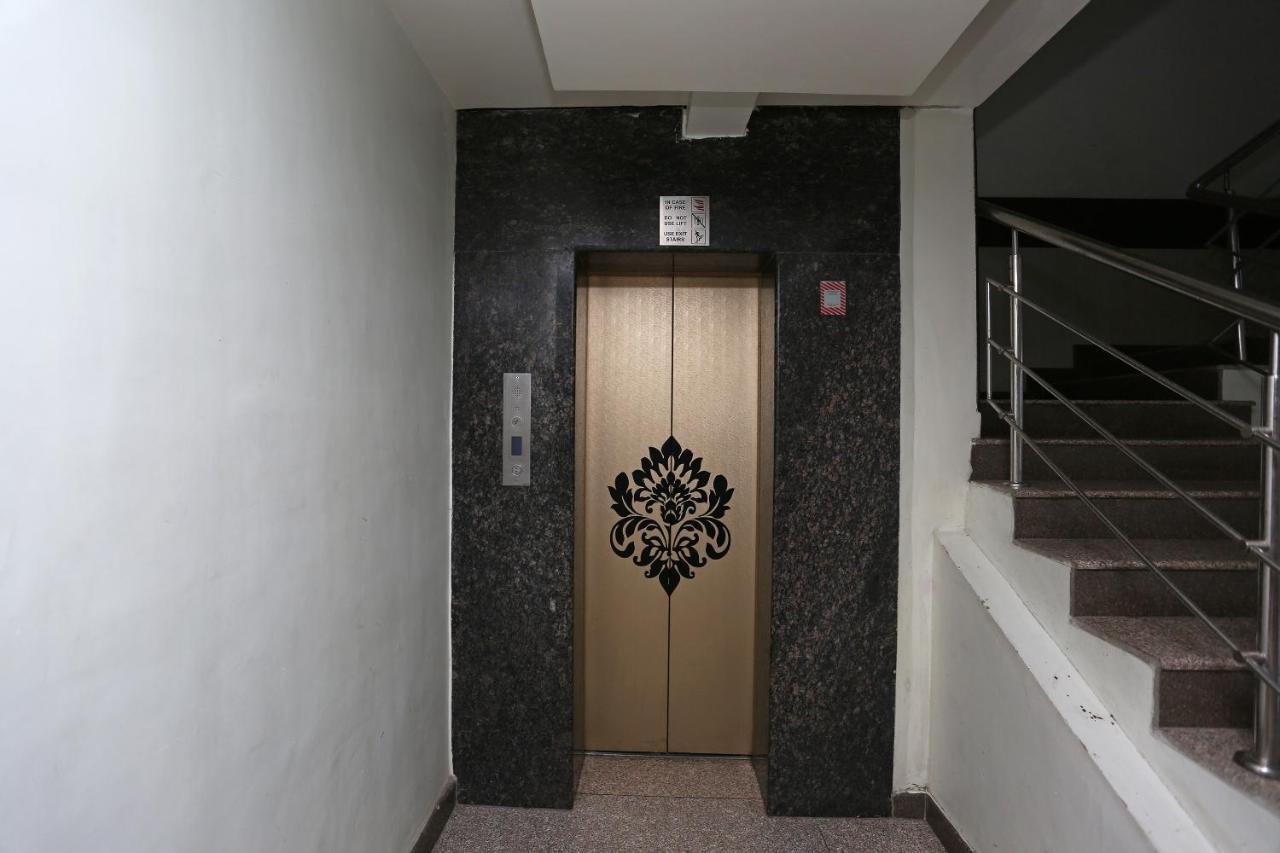 Capital O 5663 Gs Inn Chinhat Exterior photo