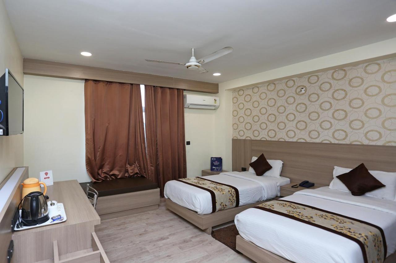 Capital O 5663 Gs Inn Chinhat Exterior photo